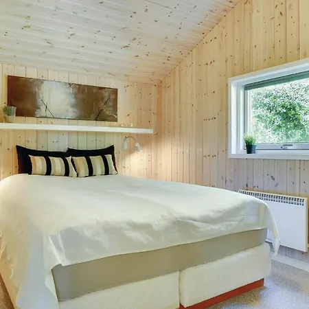 Дом отдыха Three-bedroom Holiday In *