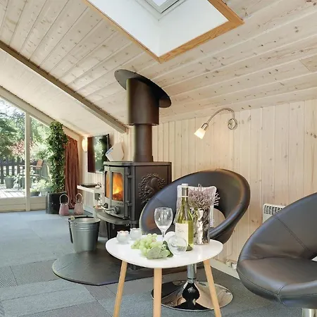 Дом отдыха Three-bedroom Holiday In