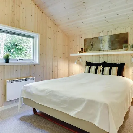 Three-bedroom Holiday In Дом отдыха