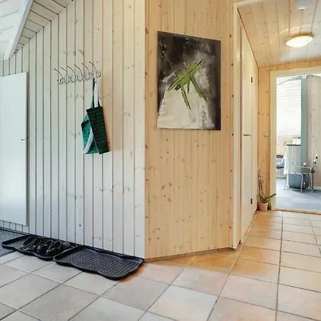 Three-bedroom Holiday In Дом отдыха