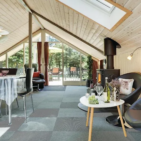 Дом отдыха Three-bedroom Holiday In