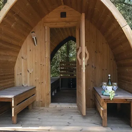 Three-bedroom Holiday In Дом отдыха Блаванн