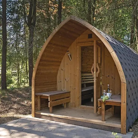 Three-bedroom Holiday In Дом отдыха Блаванн