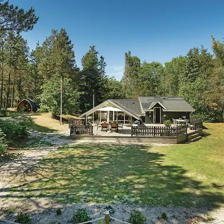 Three-bedroom Holiday In Дом отдыха *
